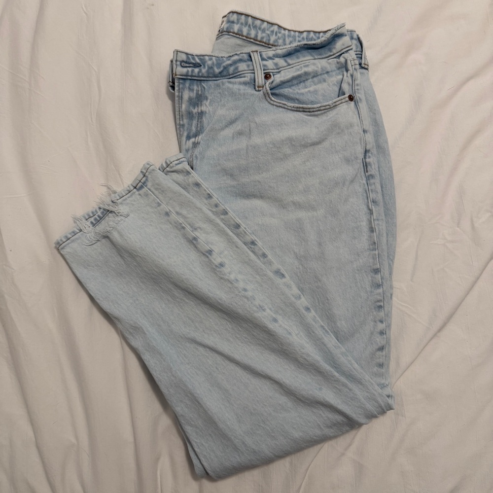 Abercrombie & Fitch Light Wash Straight Leg Jeans